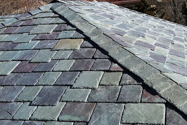 Multi-colored slate roof