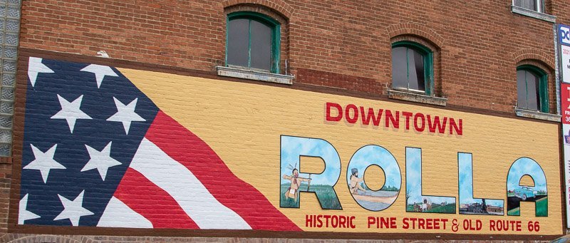 Downtown rolla mo sign on building